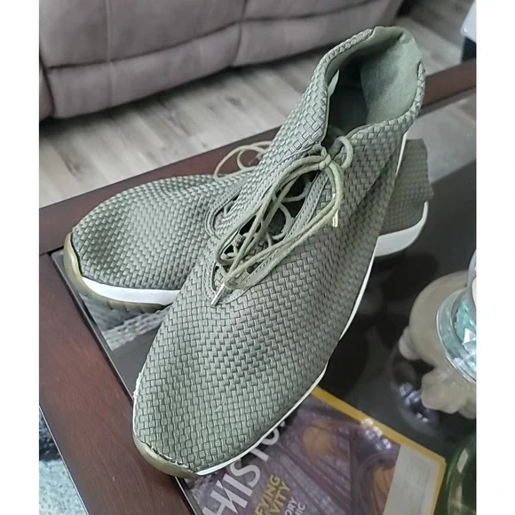 Air Jordan Mens Future Low Iguana Green Sz 15 Metallic Gold Basketball Shoe Nike - Picture 2 of 15